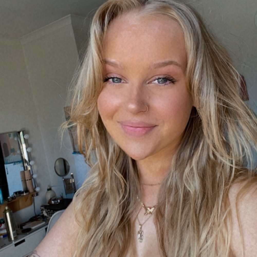 Meet your Posher, Phoebe